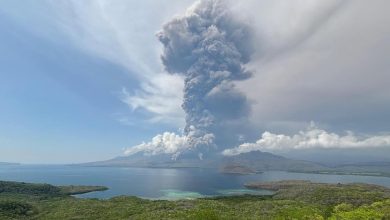 Une éruption volcanique à 800 kilomètres de Bali provoque l’annulation de plusieurs vols