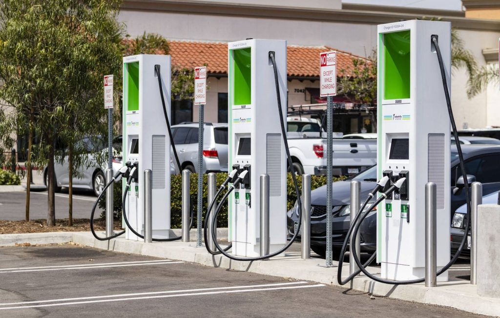 La Californie s’engage à agir si Trump réduit les subventions aux voitures électriques