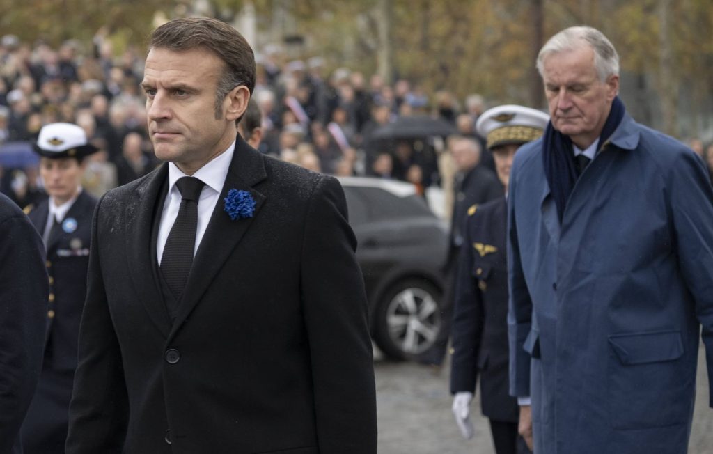 Face à la menace croissante de la censure, Macron se pose en défenseur de la « stabilité »