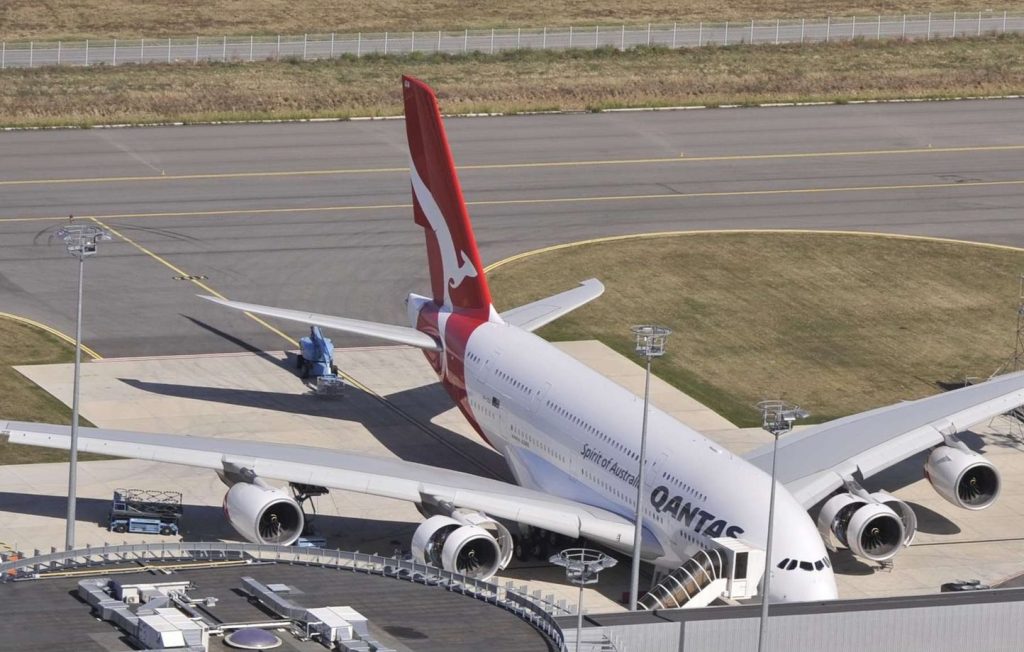 Un A380 de la compagnie australienne Qantas effectue 34 vols avec un outil laissé dans le moteur