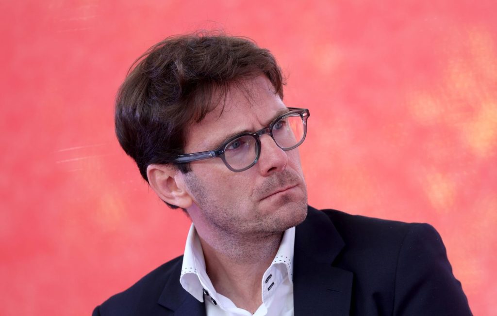 Le maire socialiste Nicolas Mayer-Rossignol révèle qu’il est atteint d’un cancer de la vessie