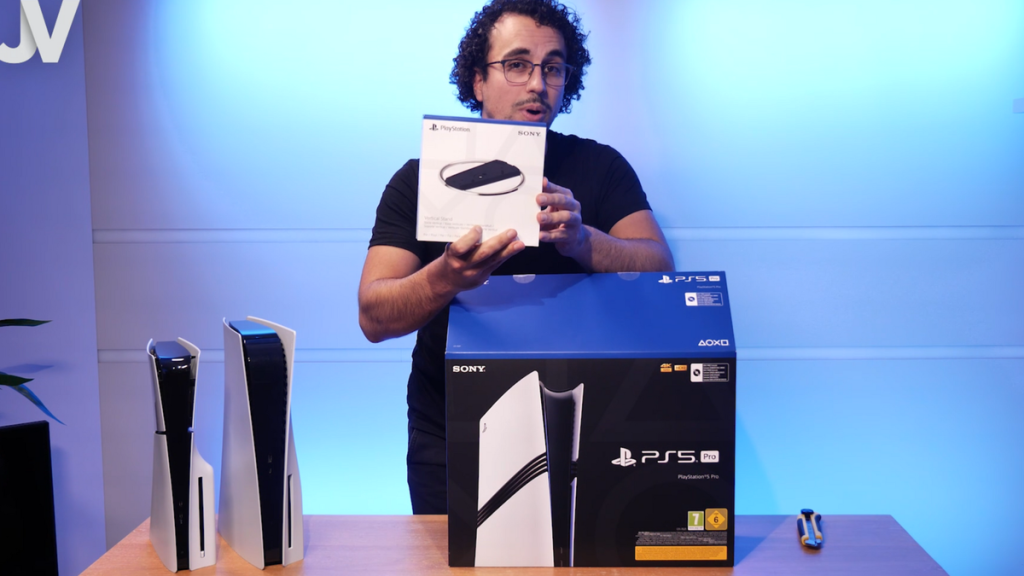 Unboxing PS5 Pro : on vous présente la nouvelle console PlayStation en avant-première !