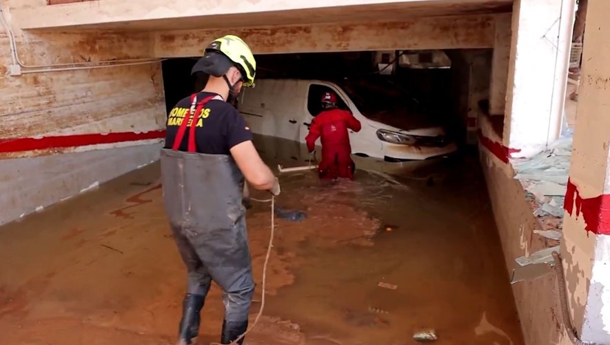 Inondations en Espagne : le parking du centre commercial Bonaire, qualifié de « cimetière », serait « pratiquement vide », l’incertitude demeure