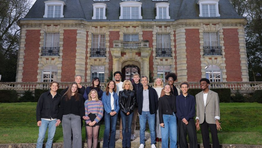 Brigitte Macron rend une visite surprise aux étudiants de la Star Academy pour défendre une cause qui lui tient à cœur