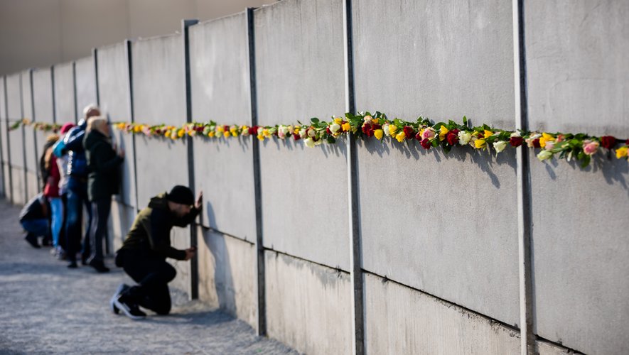 VIDÉO. Commémorations, « happy day », symbole européen… Il y a 35 ans, l’Allemagne assistait à la chute du mur de Berlin