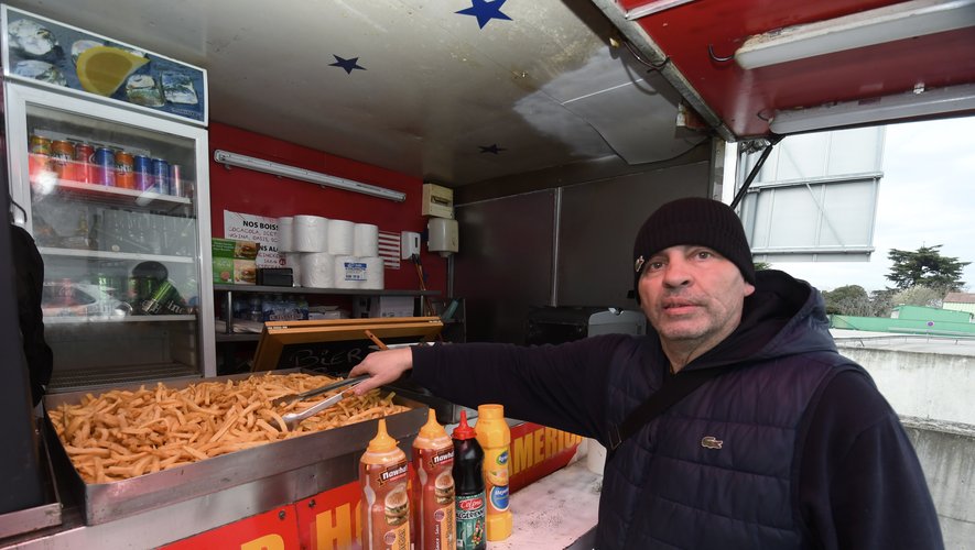 Un entraîneur de football interpellé et menotté devant ses joueurs : « Je ne souhaite à personne de subir une garde à vue », témoigne l’homme libéré