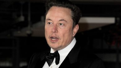 Elon Musk étend son combat juridique au géant du logiciel