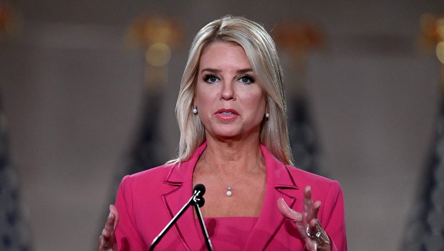 Gouvernement Trump : qui est Pam Bondi, nommée au ministère de la Justice après le retrait du controversé Matt Gaetz