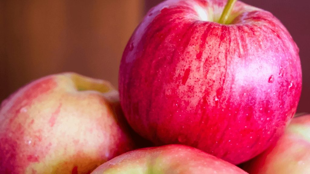 Peut-on grignoter une pomme entre les repas ?