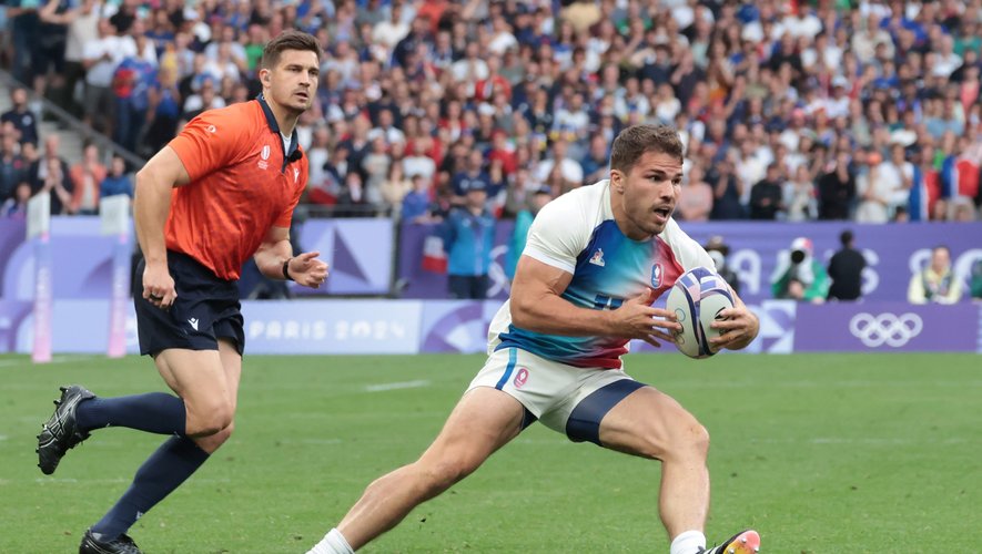 World Rugby Awards 2024 : le toulousain Antoine Dupont sacré meilleur joueur de rugby à sept du monde