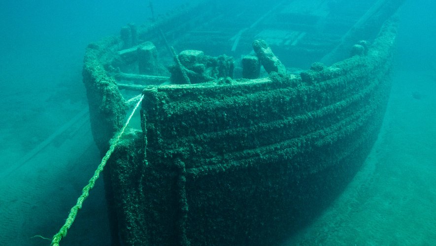 Quatre corps et trois survivants découverts après le chavirage d’un bateau touristique en mer Rouge, au large de l’Égypte