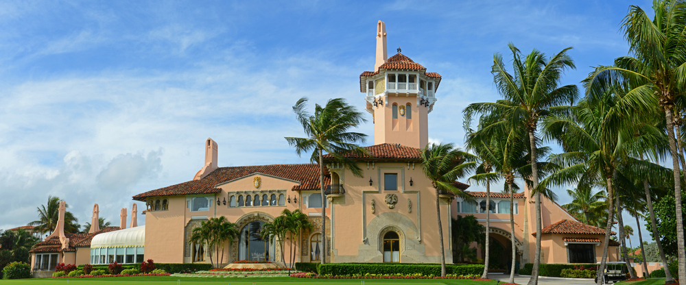 Après avoir déclaré qu’il « passerait le reste de sa vie en prison », Trump rompt le pain avec Zuckerberg à Mar-a-Lago