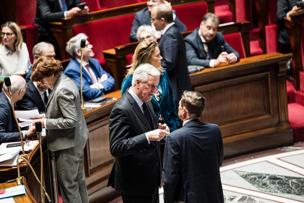 A l’Assemblée nationale, Michel Barnier fragilisé par les stratégies du chacun pour soi de Gabriel Attal et Laurent Wauquiez