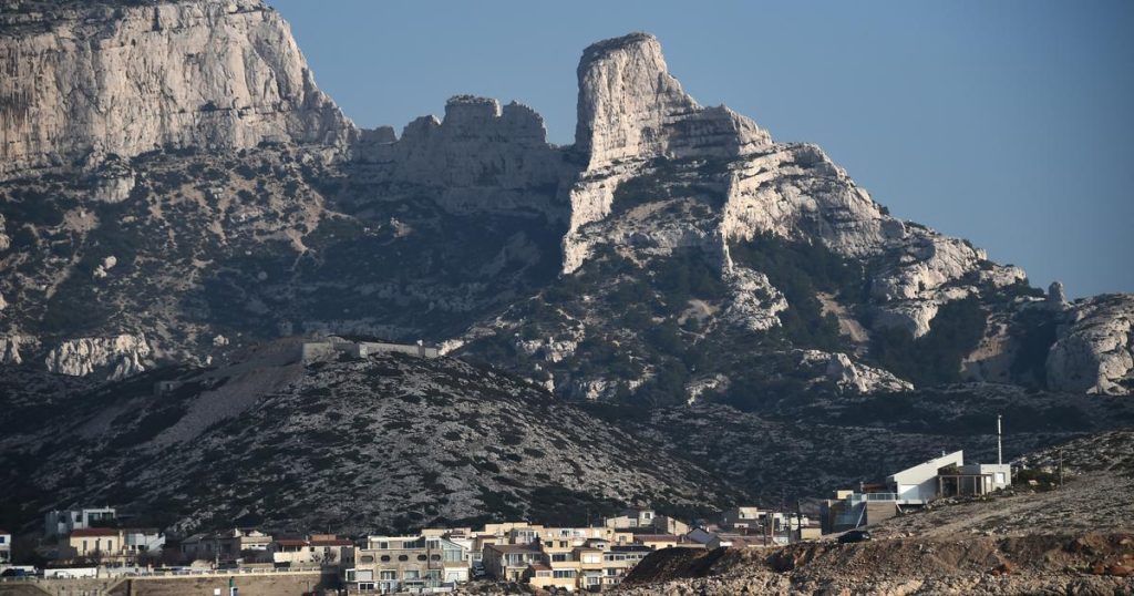 un homme interpellé en flagrant délit de viol sur une femme dans les Calanques