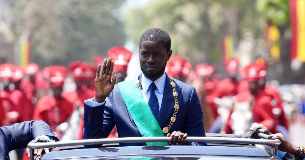 La France devra fermer ses bases au Sénégal, assure le président sénégalais