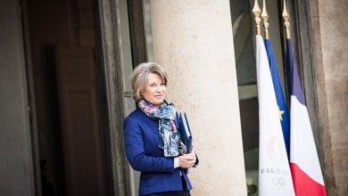 Après l’attaque de Nicolas Sarkozy sur le temps de travail des enseignants, un tollé et un soutien ministériel jugés tardifs