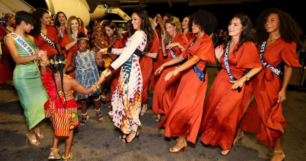 les Miss arrivées en Côte d’Ivoire pour leur voyage de préparation, Miss Guyane met le feu au tarmac