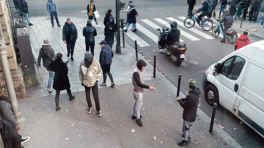 Insécurité, vente ambulante, drogue… Ces quartiers de Paris où règne « la loi de la jungle »