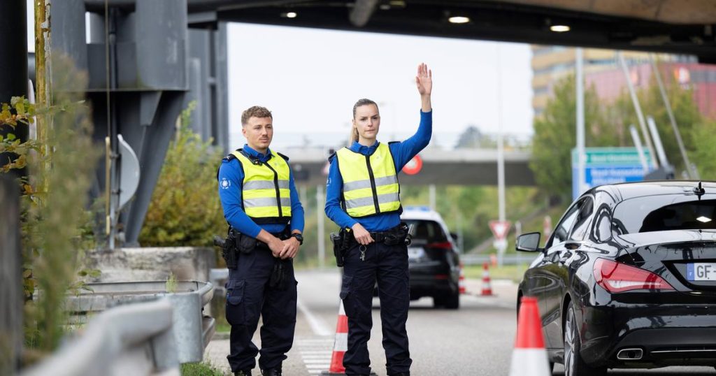 Le nombre de frontaliers en Suisse romande explose par rapport au reste du pays – rts.ch