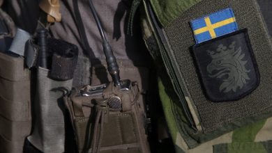 Pourquoi les Suédois et les Finlandais sont-ils encouragés par leurs gouvernements à se préparer à une éventuelle guerre ?