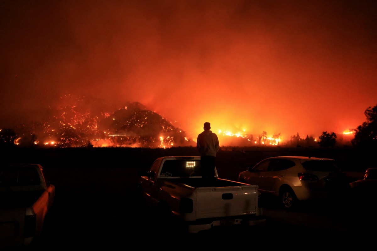 le feu se propage rapidement près de Los Angeles