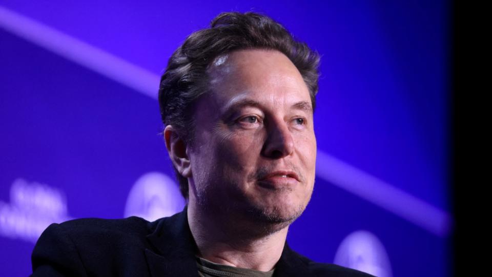 Avec 348 milliards de dollars, Elon Musk devient l’homme le plus riche de l’histoire