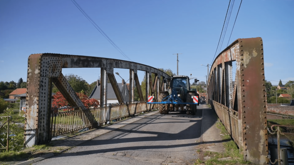 ENQUETE FRANCETV. Pourquoi les ponts jugés dangereux par les experts sont-ils toujours ouverts à la circulation en France ?