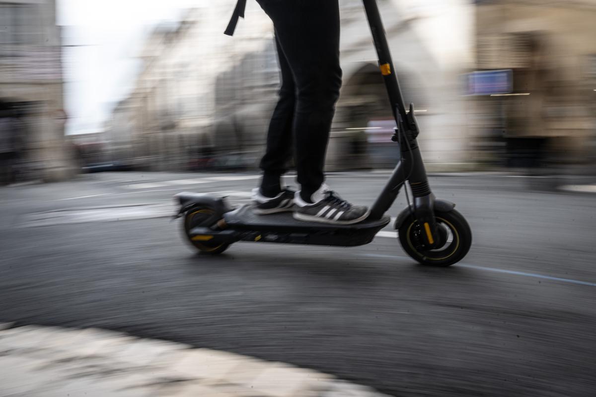 Une femme dans un état grave après avoir été percutée par un scooter électrique – Sud-Ouest