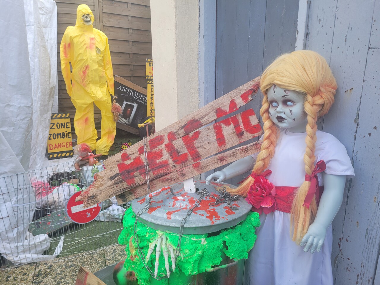 Pour Halloween au Havre, elle transforme son jardin en parcours d’horreur