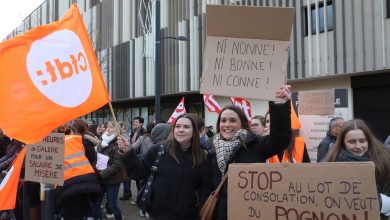 le personnel de la clinique de Francheville à Périgueux en grève