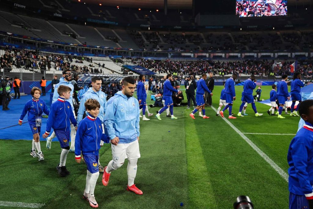 Football. Italie – France : autour des Bleus, le désintérêt gagne du terrain