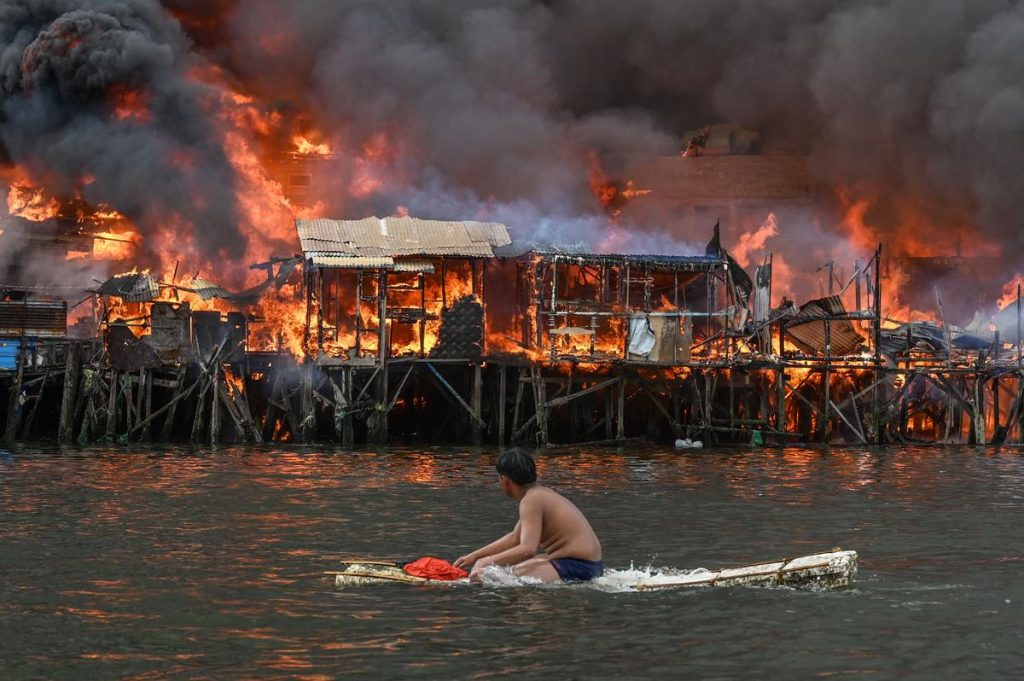 Vidéo. Philippines : images impressionnantes de l’incendie qui a ravagé des centaines d’habitations dans un bidonville de Manille – Sud-Ouest