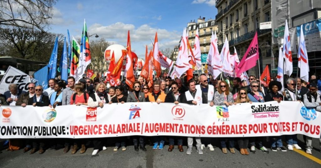 Fonction publique : au moins 188 000 agents ont bénéficié d’une prime qui sera suspendue en 2024, selon un rapport : Actualités