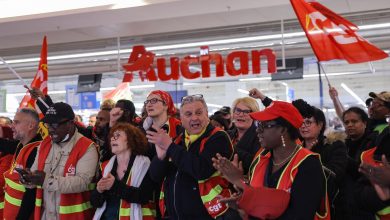 Auchan s’apprête à supprimer des milliers de postes, la gauche monte au créneau