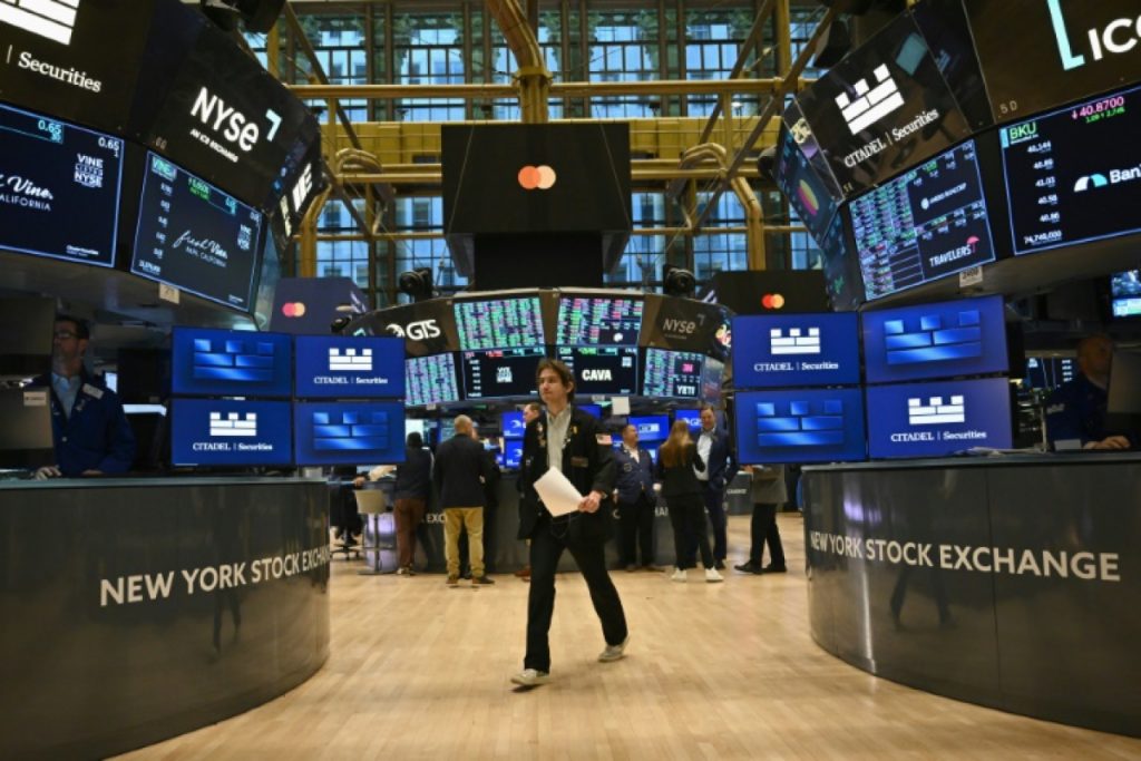 Wall Street finit en hausse, insensible aux annonces de Trump – 26/11/2024 à 23:02