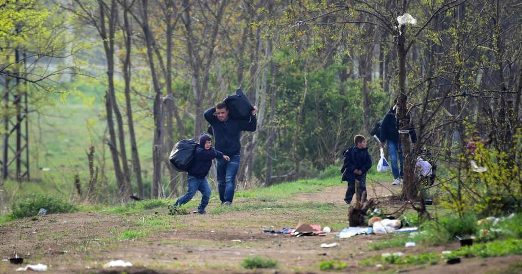 Un trafic d’êtres humains tentaculaire démantelé, soupçonné d’avoir transporté au moins 2 200 Syriens vers l’Europe