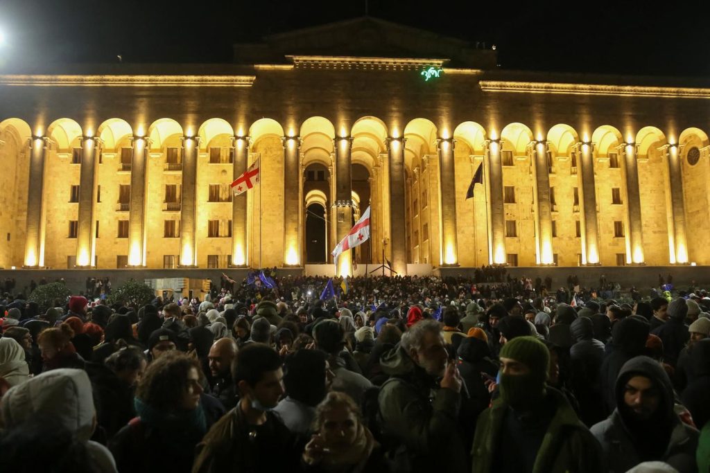 En Géorgie, le Premier ministre reporte l’adhésion à l’UE à 2028 et déclenche de nouvelles manifestations à Tbilissi