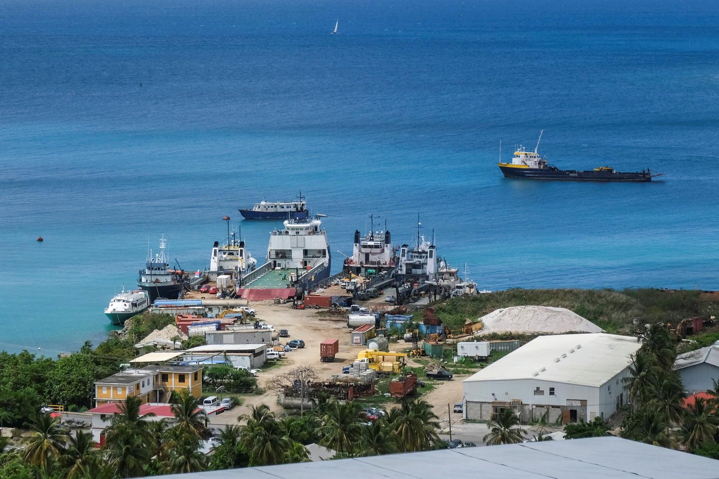 Le Royaume-Uni tente de mettre fin à l’argent noir dans les Caraïbes britanniques, sans grand succès jusqu’à présent.