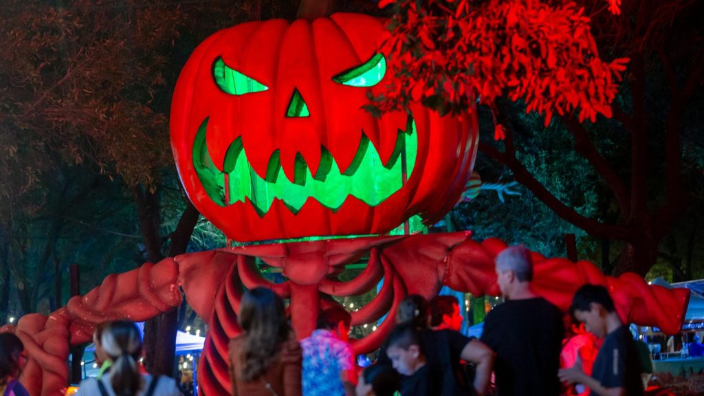 La nuit d’Halloween à Dublin tourne au chaos à cause d’une mauvaise farce