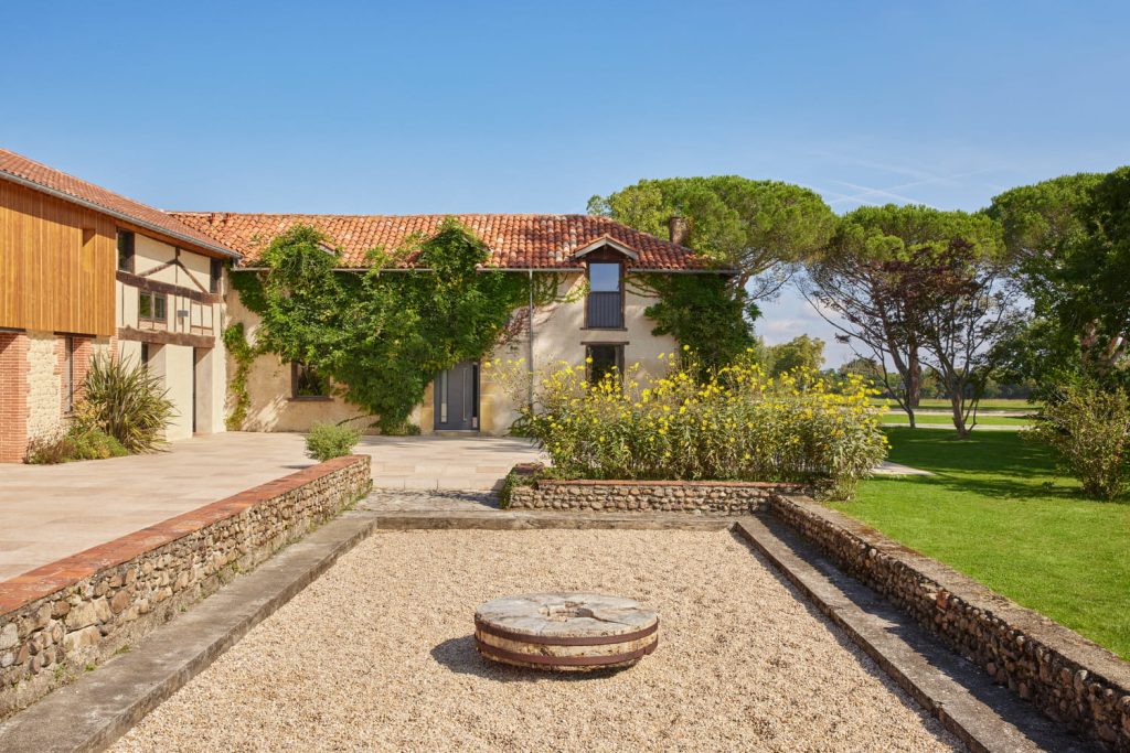 c’est là que ce champion olympique a grandi et il vous fait visiter sa maison