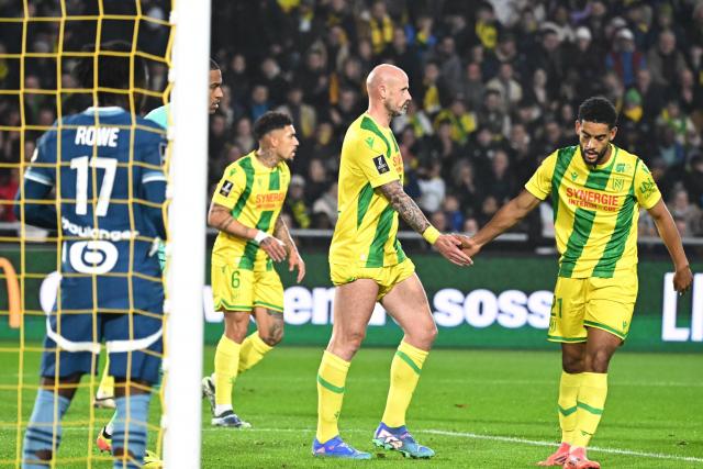 Ligue 1 : Antoine Kombouaré (Nantes) devrait aligner une défense à cinq contre le PSG – L’Équipe