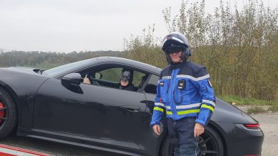 INHABITUEL. La police flashe Batman à 200 km/h et envoie sa Porsche à la fourrière