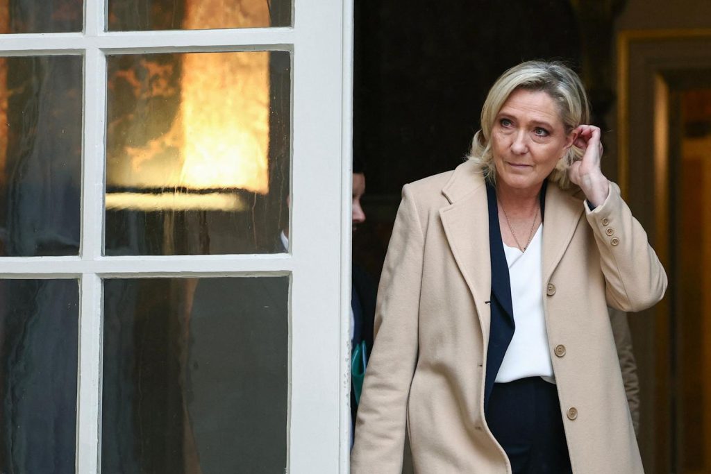 Marine Le Pen estime que Michel Barnier reste « coincé sur ses positions », le Rassemblement national prêt à voter la censure du gouvernement