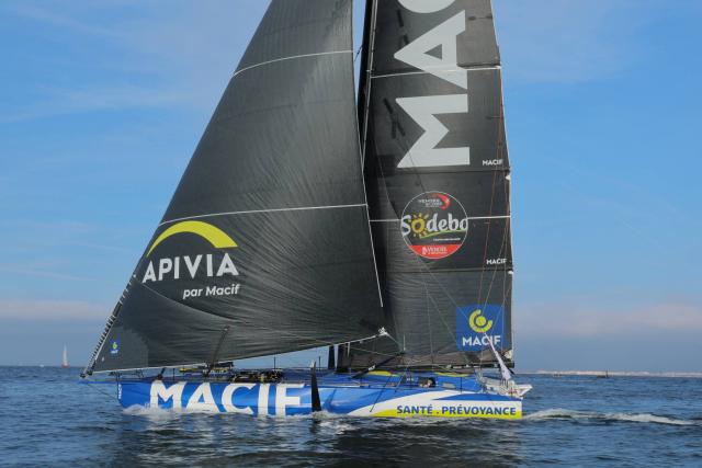 Charlie Dalin premier au Cap de Bonne-Espérance du Vendée Globe