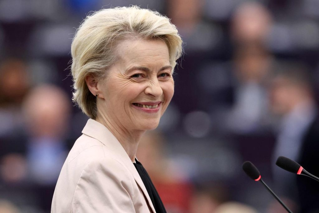 Les députés approuvent la nouvelle équipe d’Ursula von der Leyen, qui veut donner la priorité à la compétitivité face aux États-Unis et à la Chine