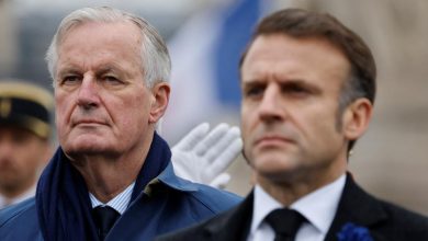 Macron et Barnier face au danger de la crise sociale