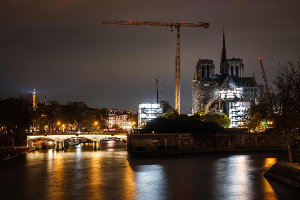 « Bien sûr, l’accès à la cathédrale Notre-Dame est payant, et non pas 5 mais 20 ou 30 euros »