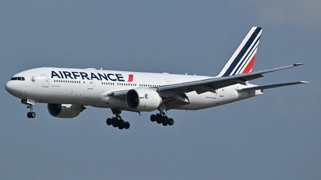 Air France suspend ses vols au-dessus de la zone de la mer Rouge par mesure de précaution, ce que l’on sait