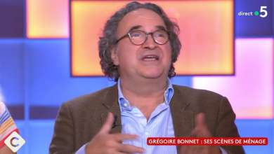 « On nous détestait » : Dans « C à vous », Grégoire Bonnet revient sur les débuts difficiles de sa relation dans « Scènes de ménages »