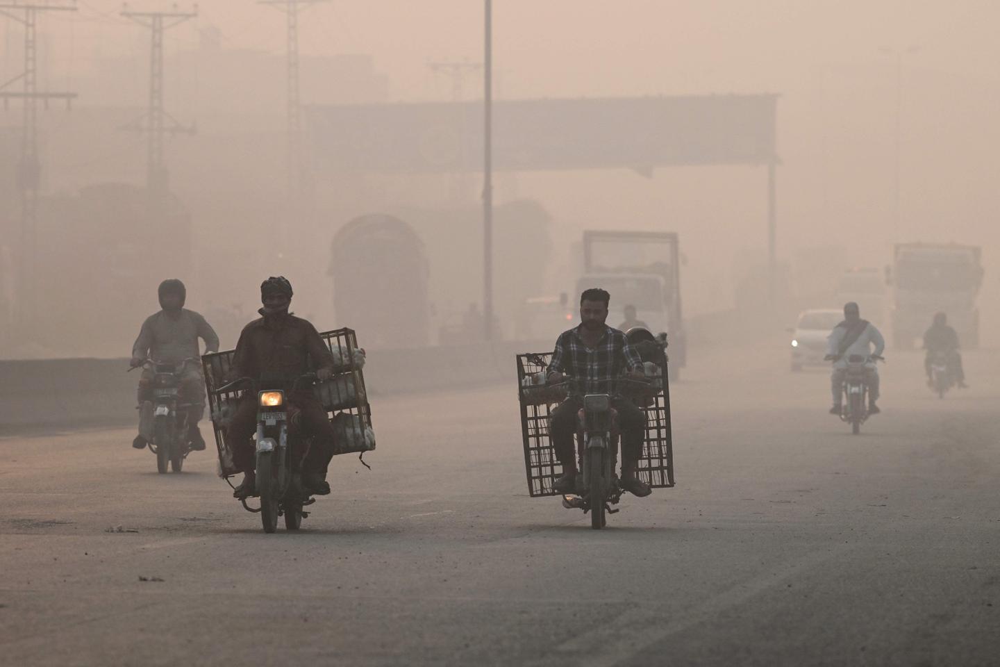 Au Pakistan, la ville de Lahore plongée dans un nuage de pollution